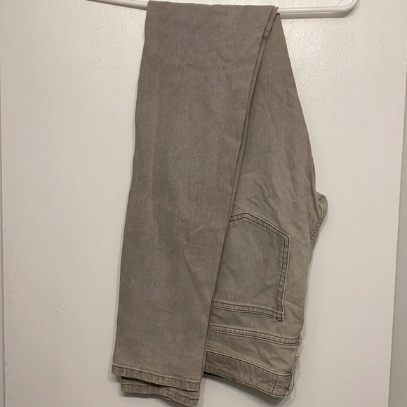 ACNE - Picture 5 of 7